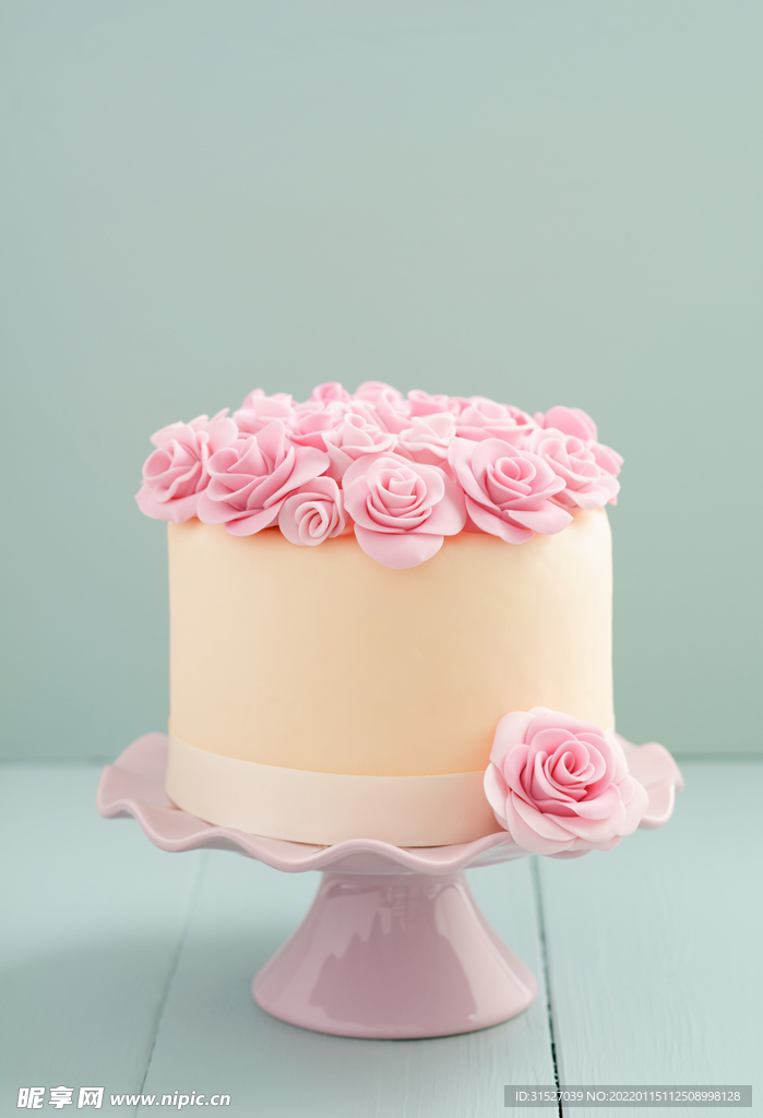 浪漫粉色花朵蛋糕
