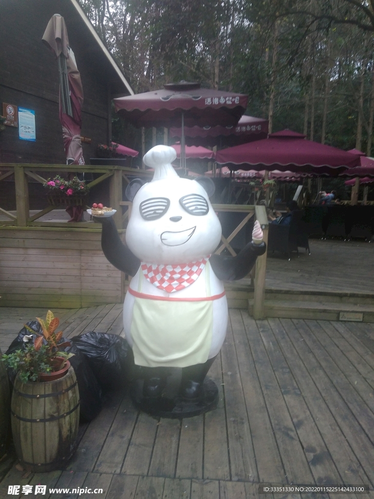厨师熊猫雕塑