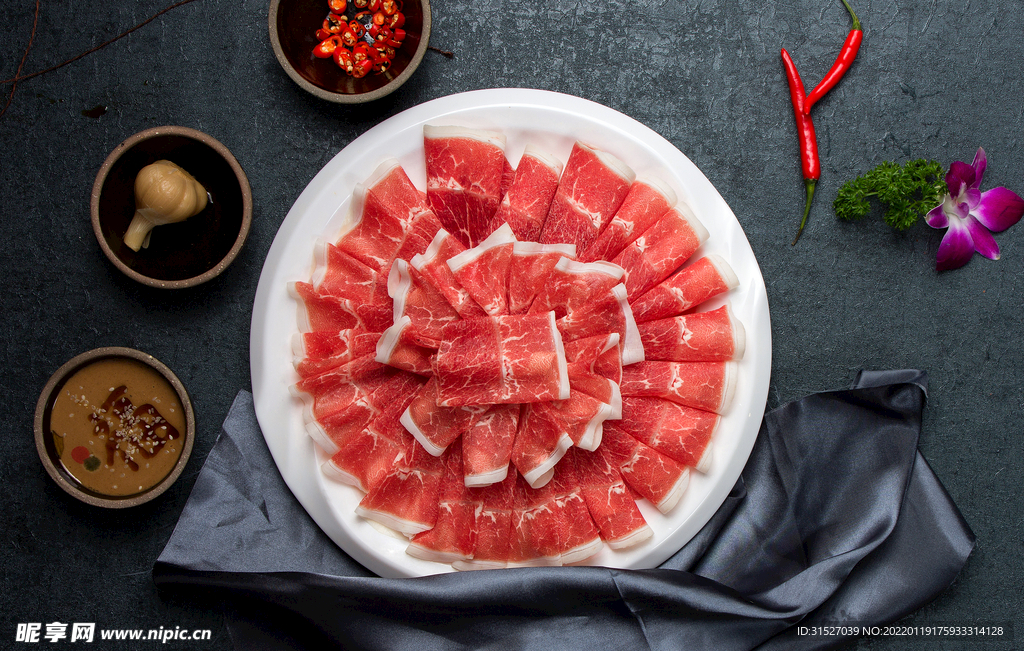 火锅食材肥牛卷羊肉卷