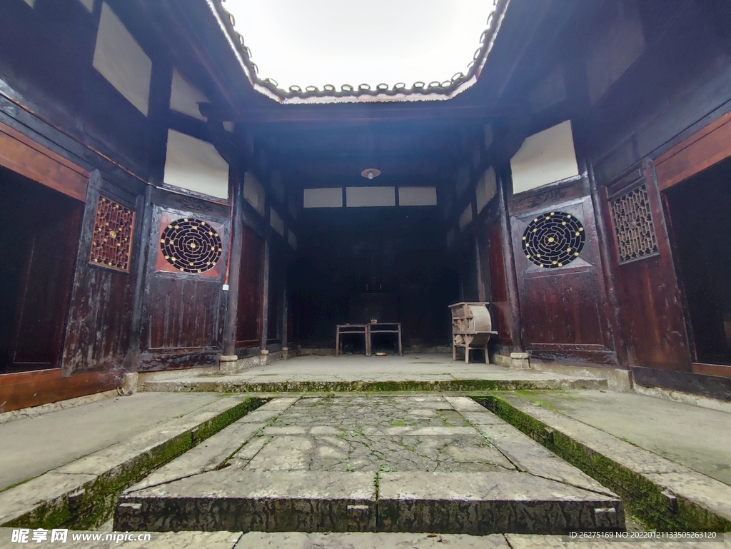 邹氏民居天井坝