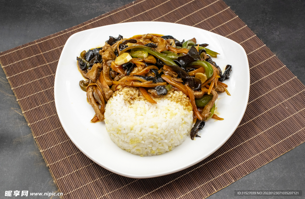 鱼香肉丝盖浇饭