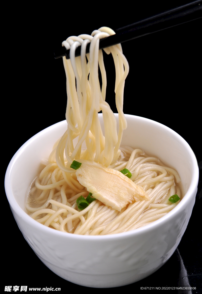 笋香清汤面