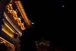 古建筑飞檐翘角牌坊夜景