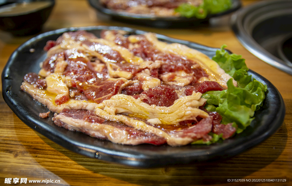 烤牛肉烤肉烧烤肥牛