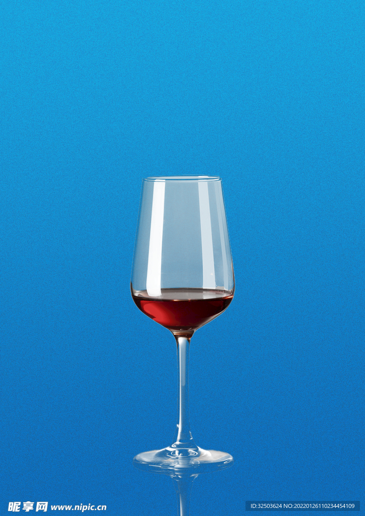 透明红酒杯