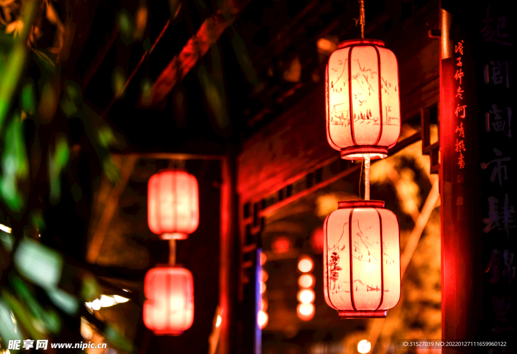 夜晚美丽的灯笼摄影素材