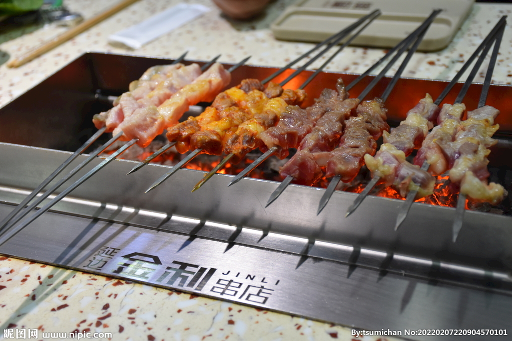 炭火烧烤肉串撸串