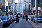 老城区街道路牌街景路边停车