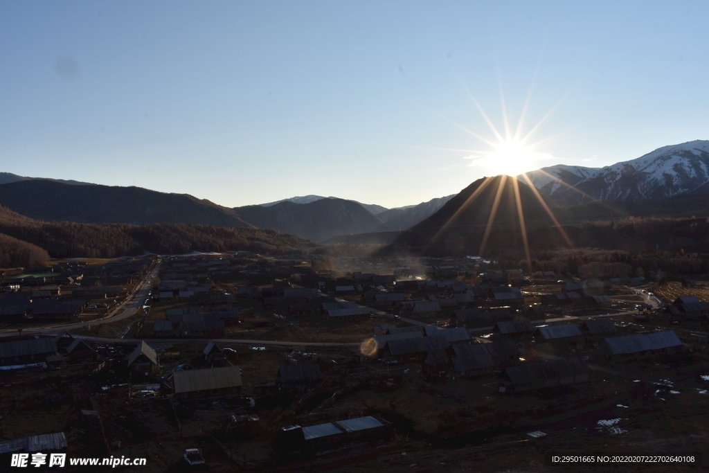 村庄山村日落