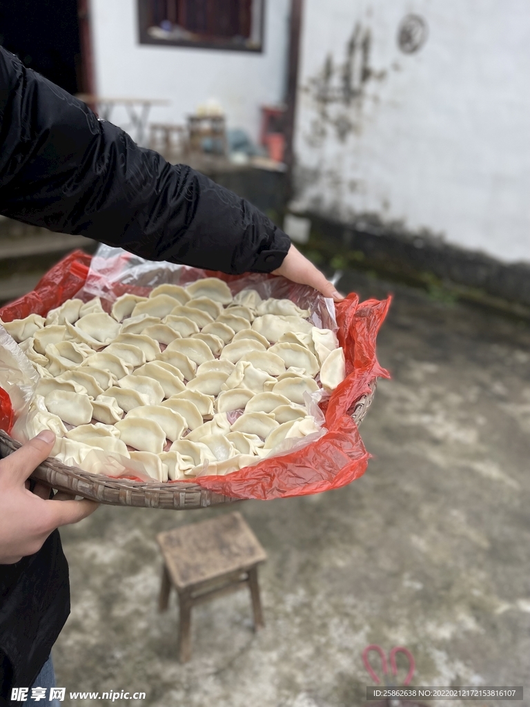  包饺子 春节 元宵