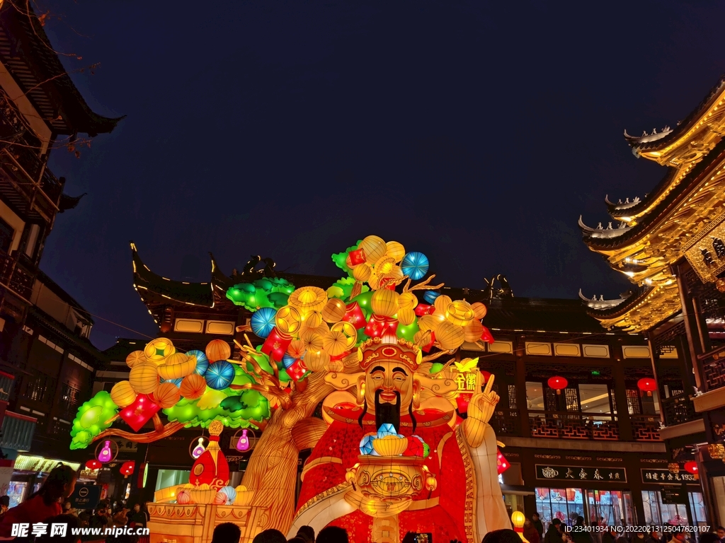 上海豫园元宵灯会财神复古建筑