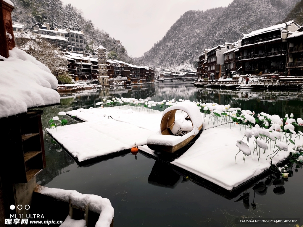 凤凰古城 下雪