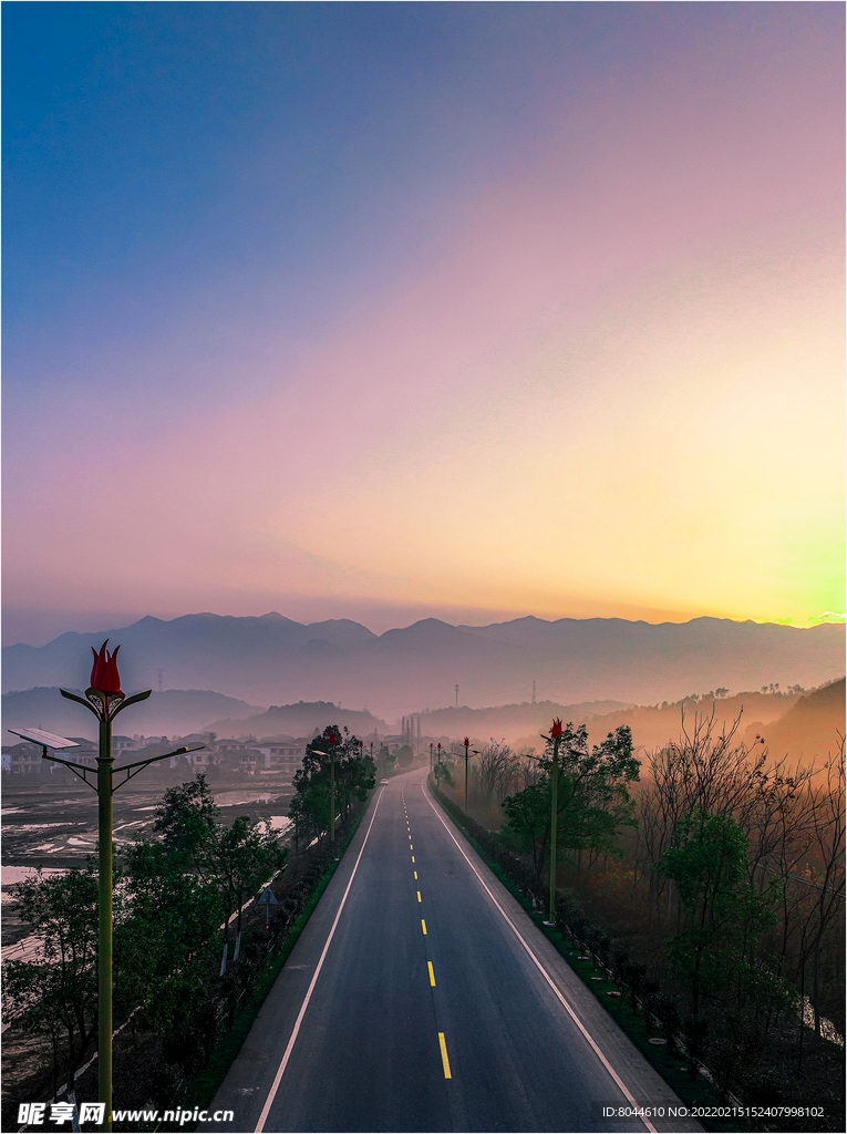 清晨阳光乡村