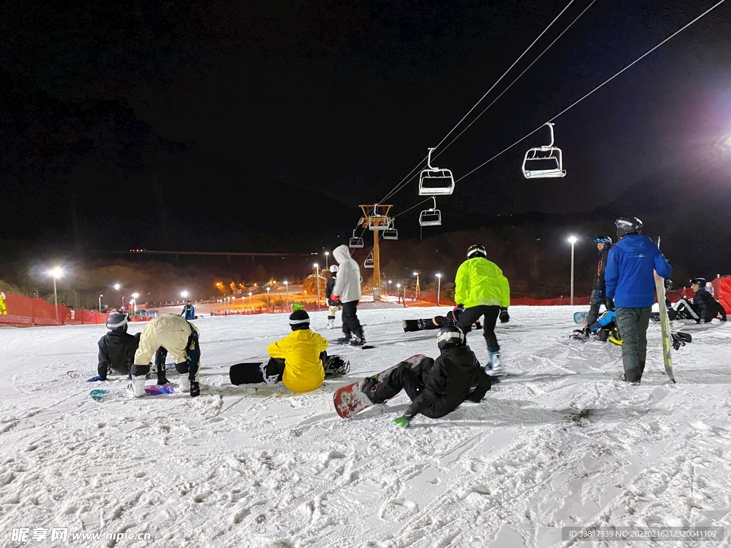 夜场滑雪