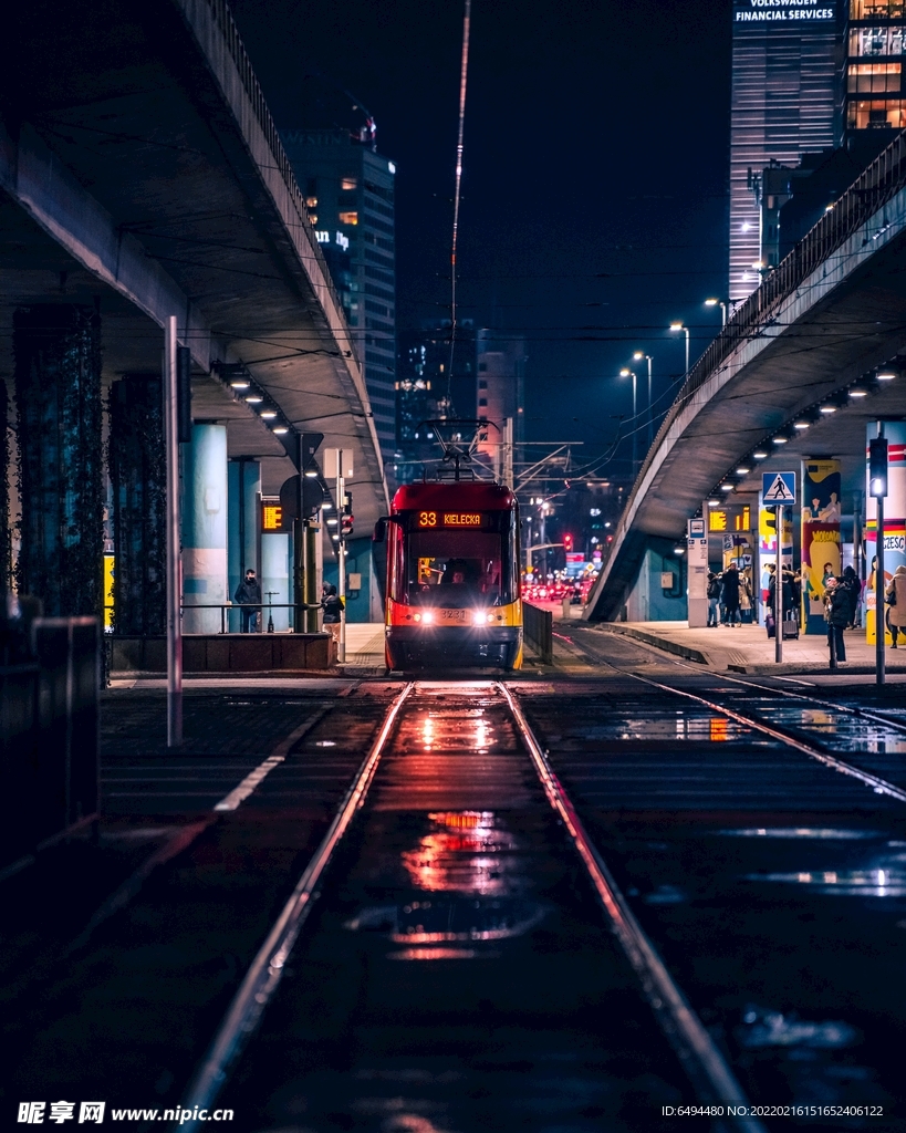 夜晚电车公交都市