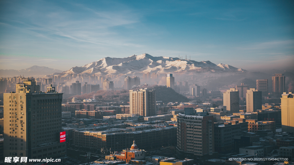 雪山风景图