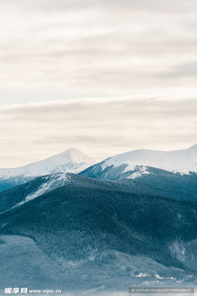 雪山风景图