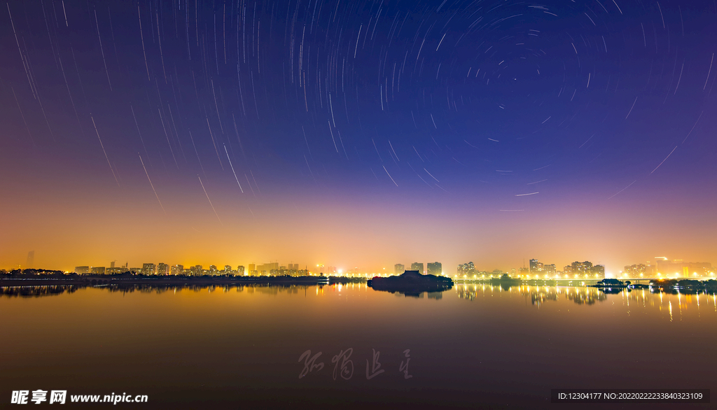 彩霞