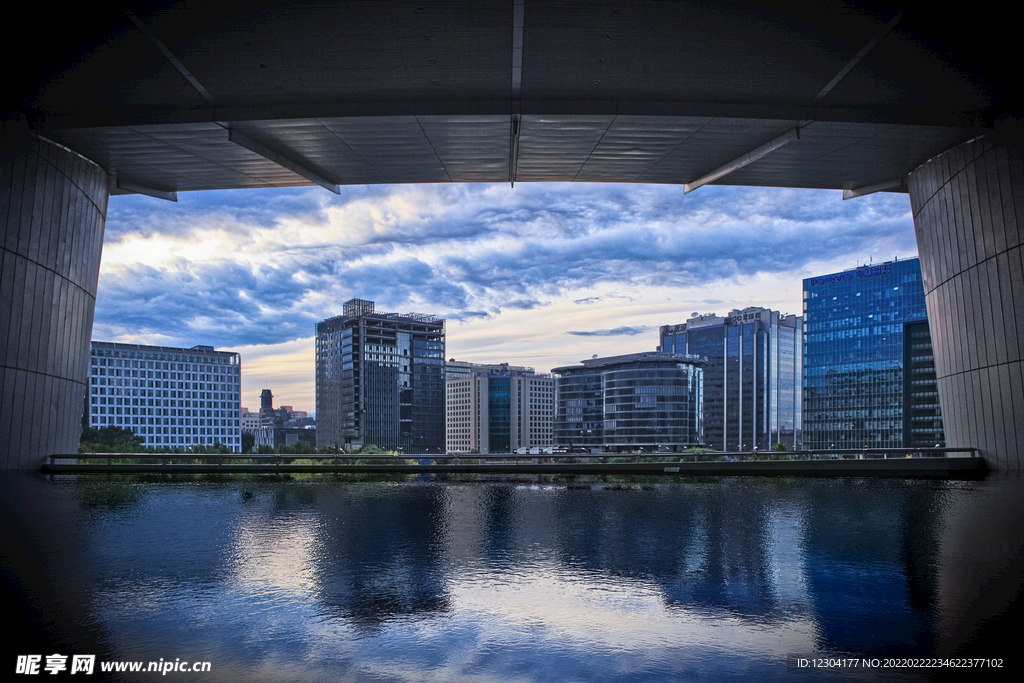 城市 