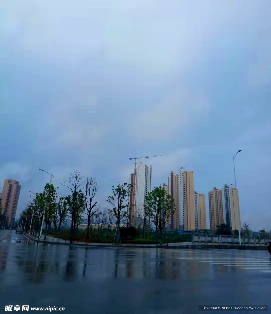 雨后城市转角