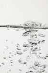 水