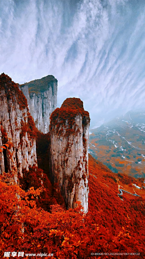 红色山涧