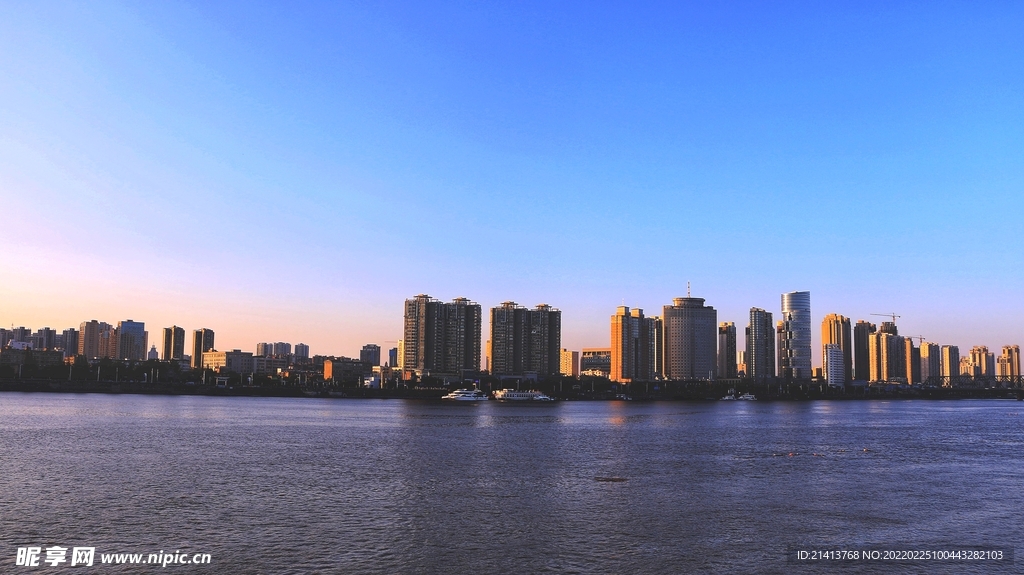 城市高楼建筑 