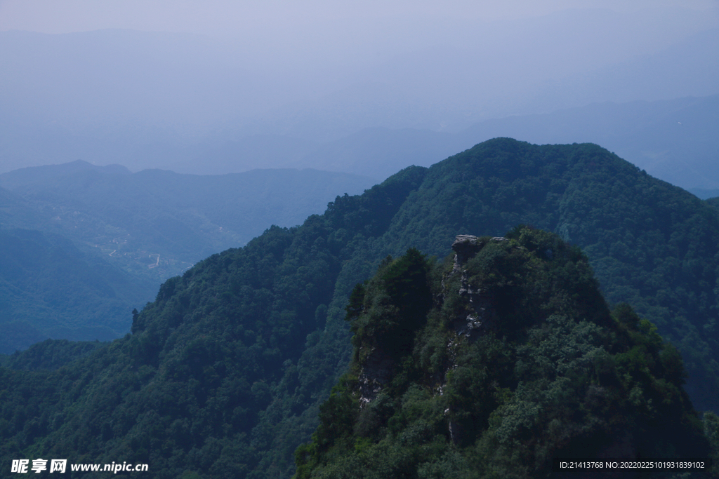 名山大山山脉 