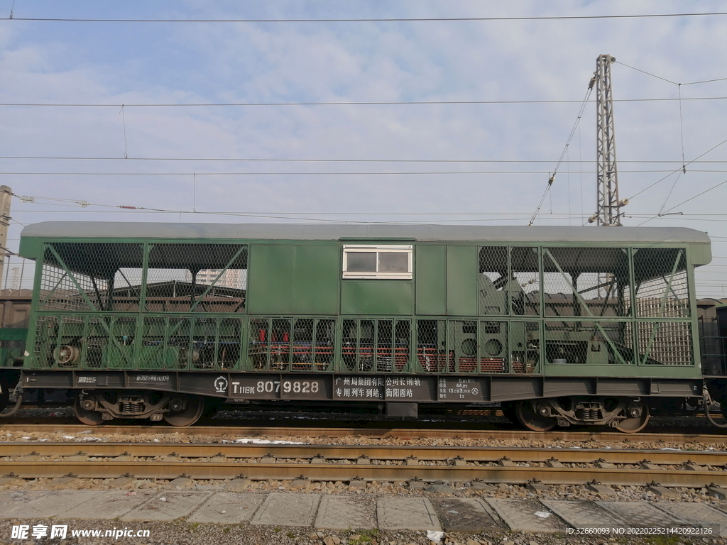 长钢轨专用发电机组动力列车