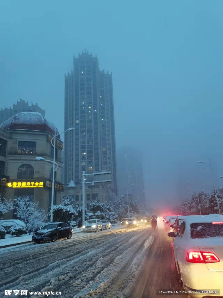 回家的路 雪天回家