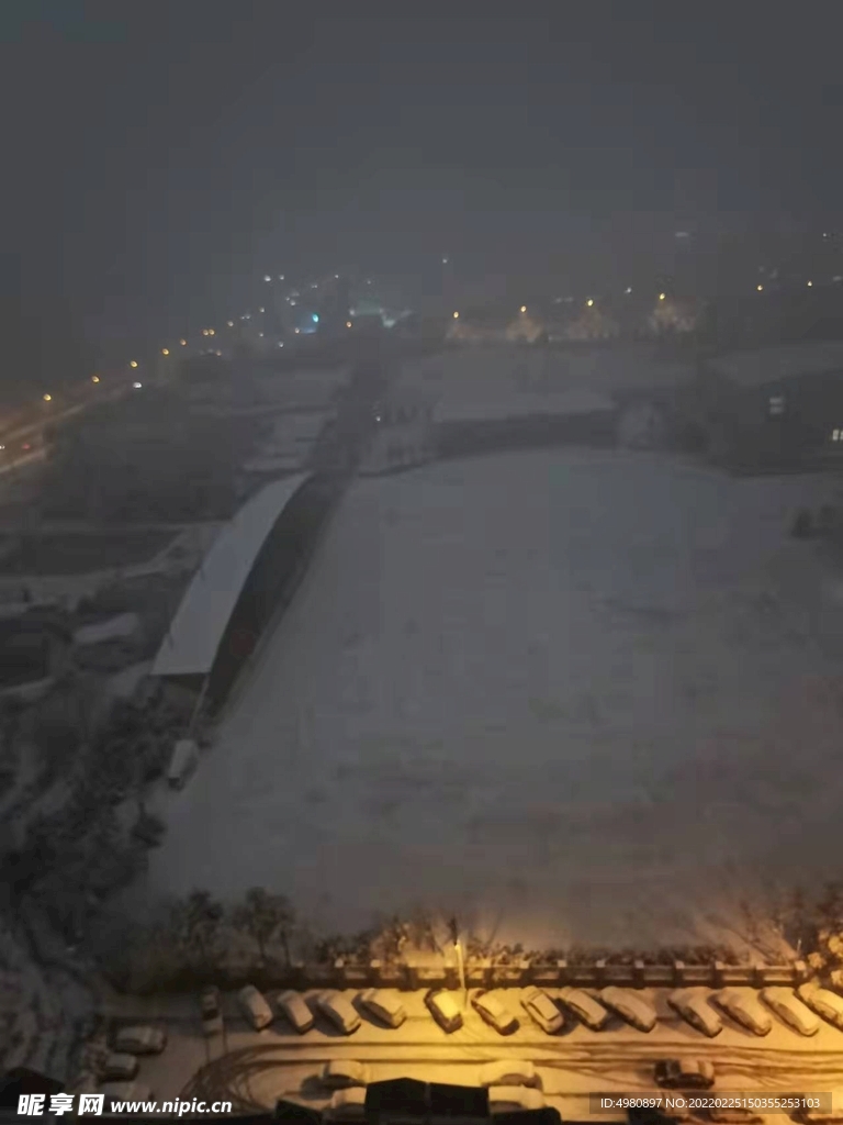 雪景夜间