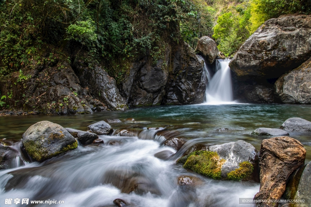 小河 小溪 流水 岩石 鹅卵石