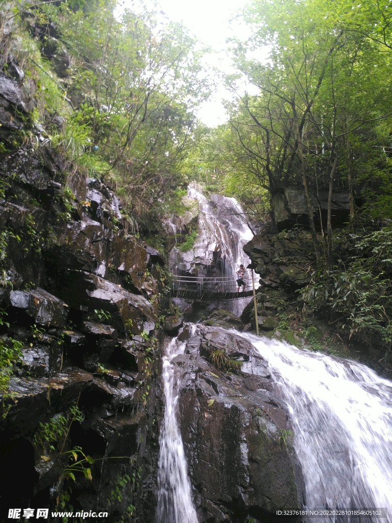 瀑布 高山 流水  