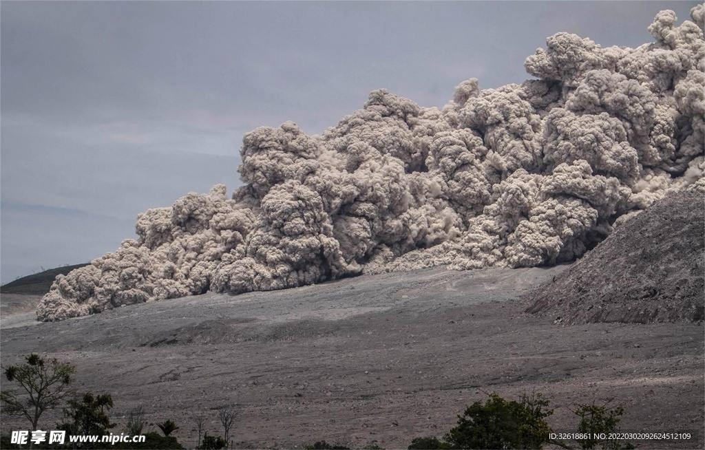 火山 
