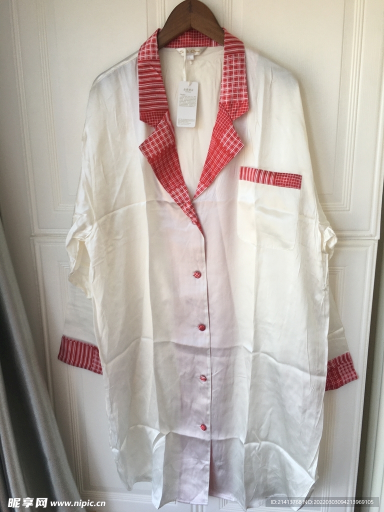睡衣服装套装 