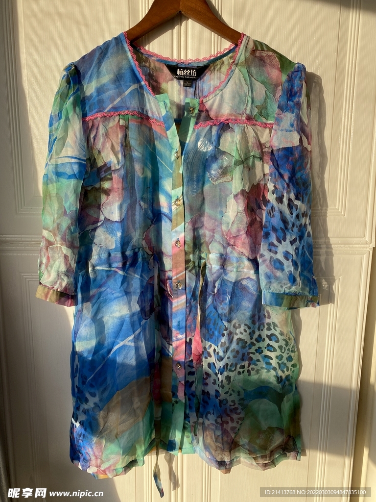 女人夏日服装