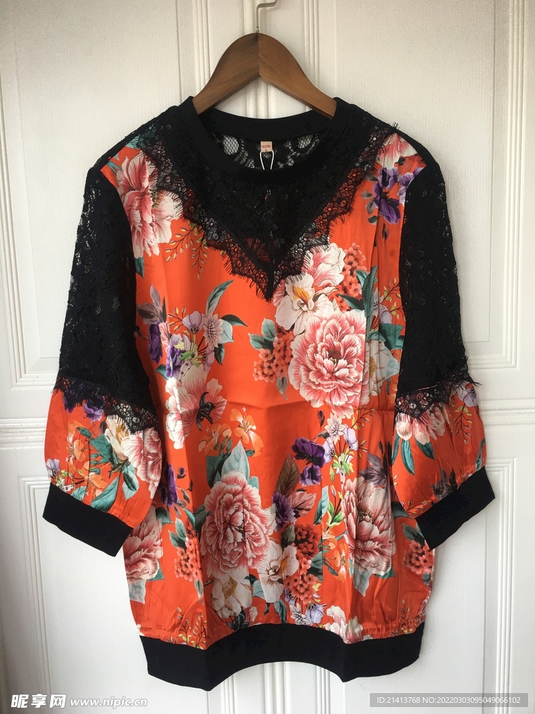女人夏日服装