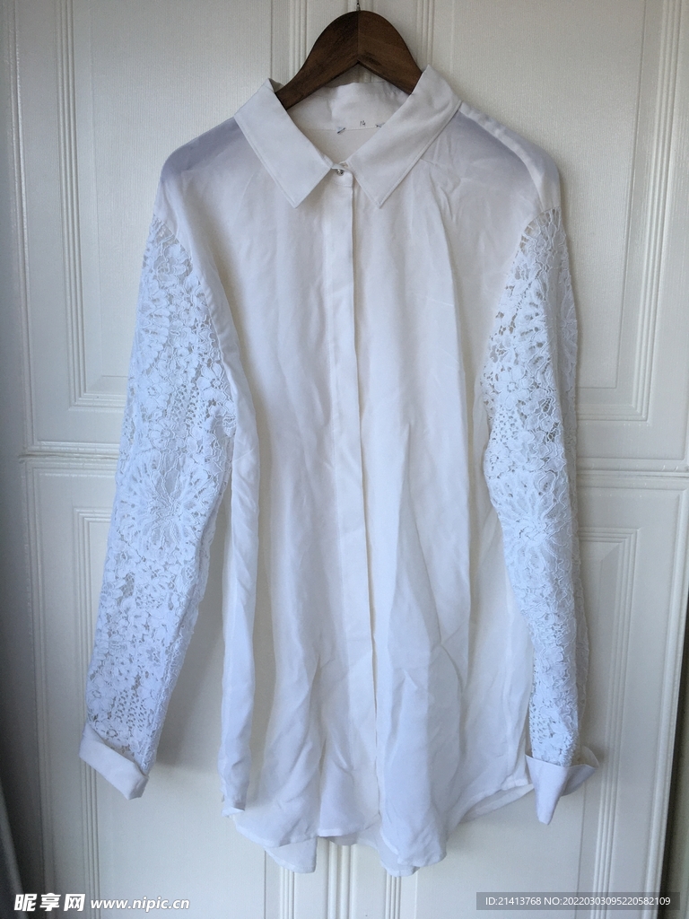 女人夏日服装 