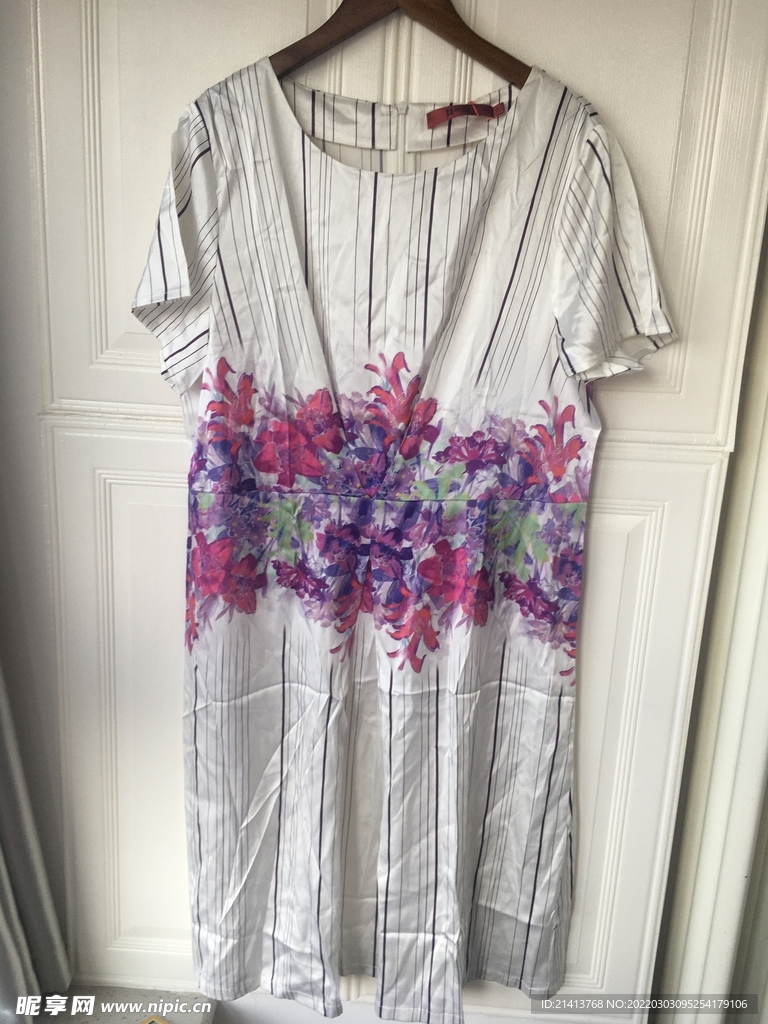 女人夏日服装