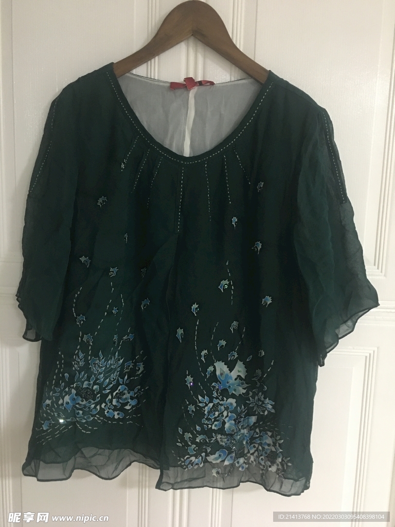 女人夏日服装