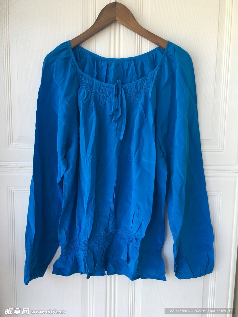 女人夏日服装 