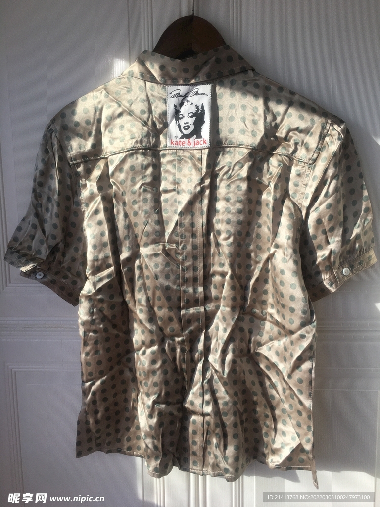 女人夏日服装