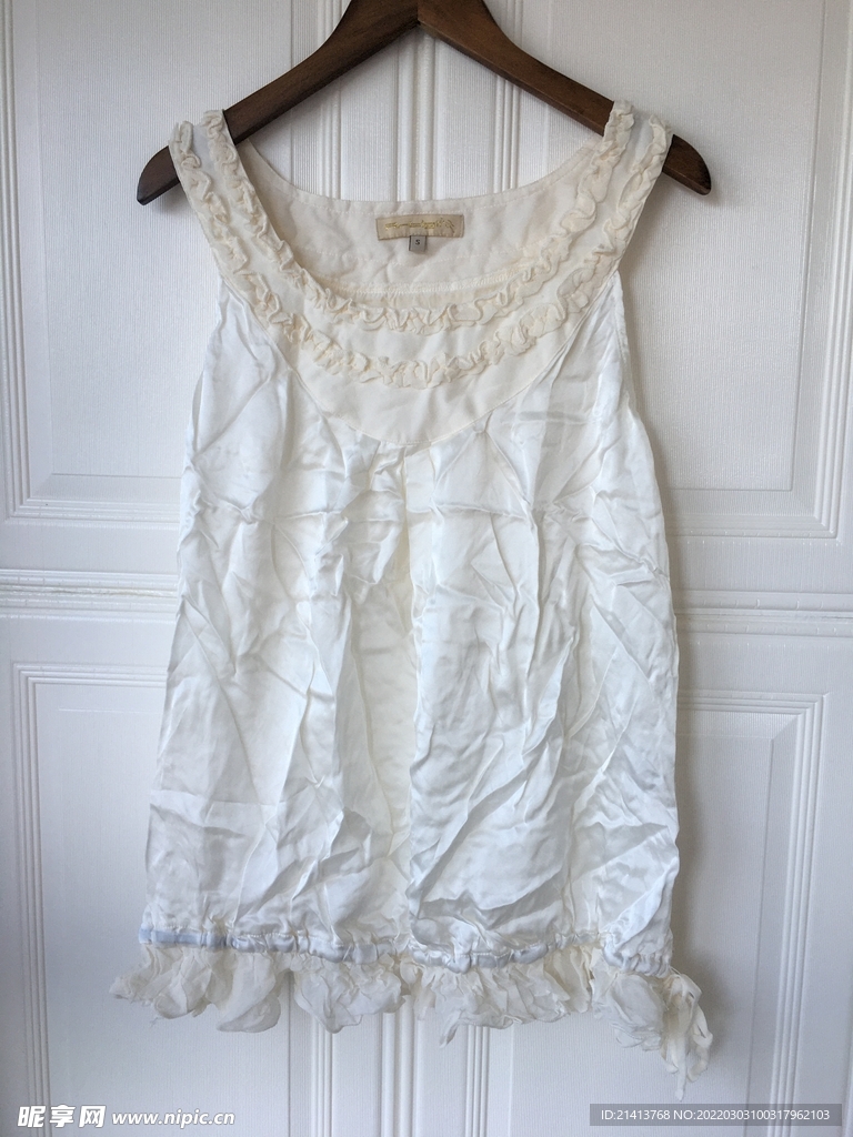女人夏日服装 