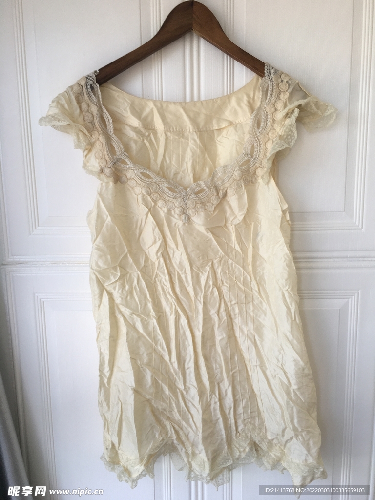 女人夏日服装 