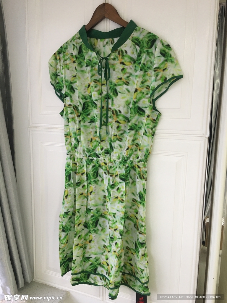 女人夏日服装