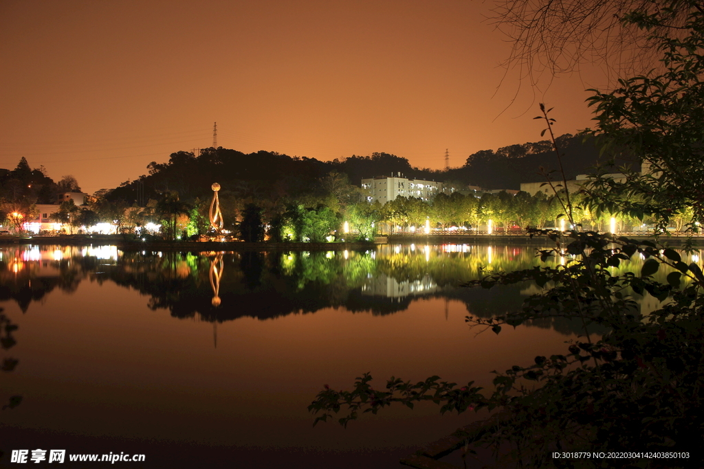 校园夜景 