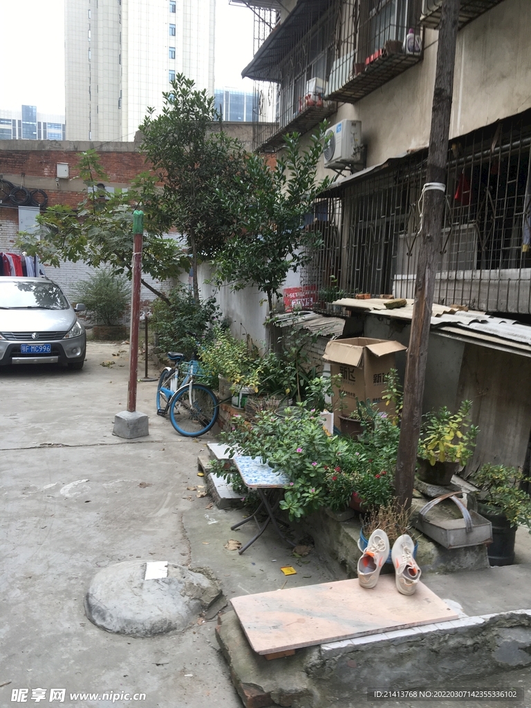 老旧生活小区 