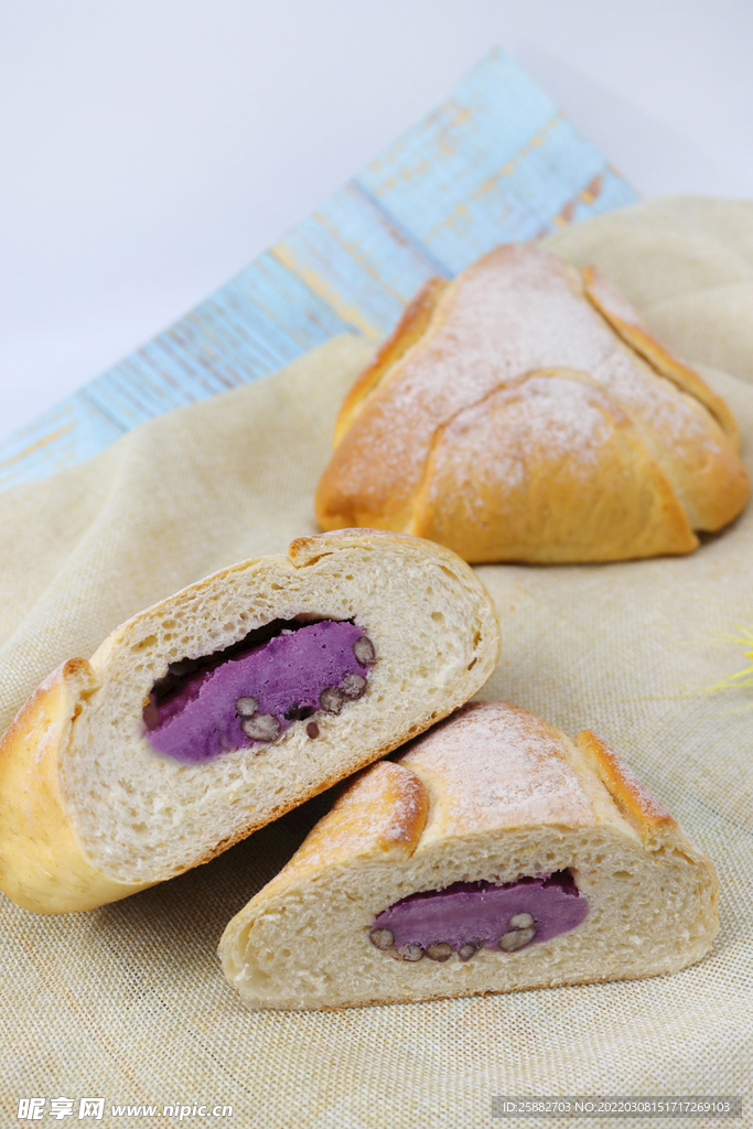 紫薯红豆面包