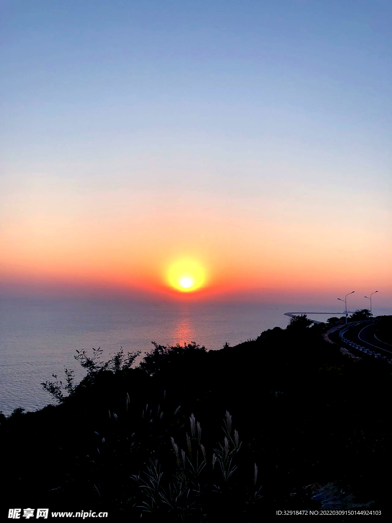 海岛日出晨曦