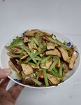 芹菜抄香干